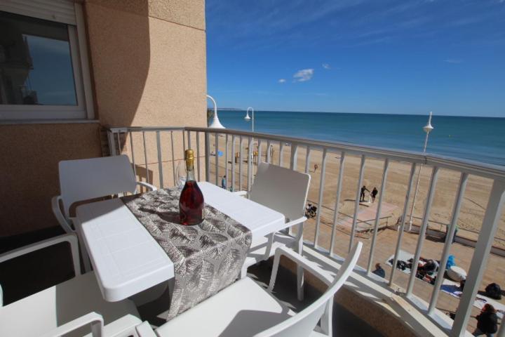 Apartamento Primera Linea Playa Centro De Guardamar Apartment กวาร์ดามาร์เดลเซกูรา ภายนอก รูปภาพ